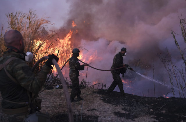58828_greece_wildfire_45418 640x420.jpg