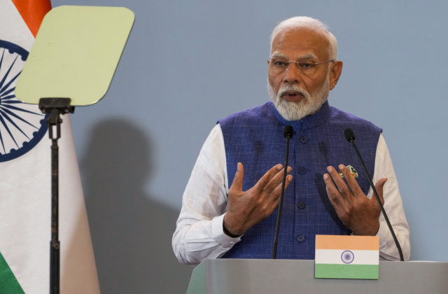 59428_poland_india_modi_15102 640x420.jpg