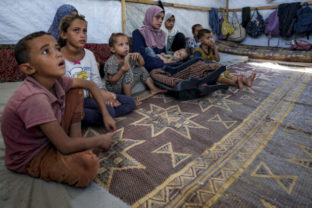 59851_correction_israel_gaza_polio_baby_65815 640x420.jpg