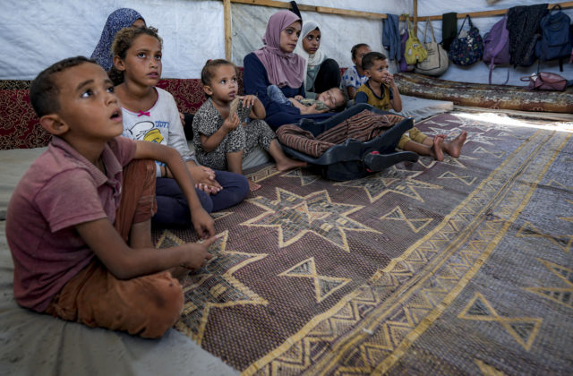 59851_correction_israel_gaza_polio_baby_65815 640x420.jpg