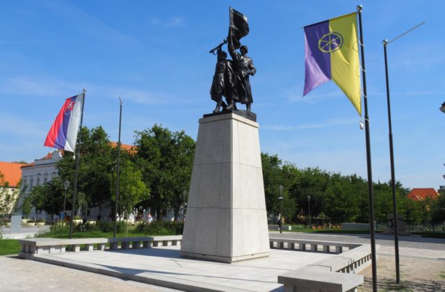 60074_pamatnik v trnave 640x420.jpg