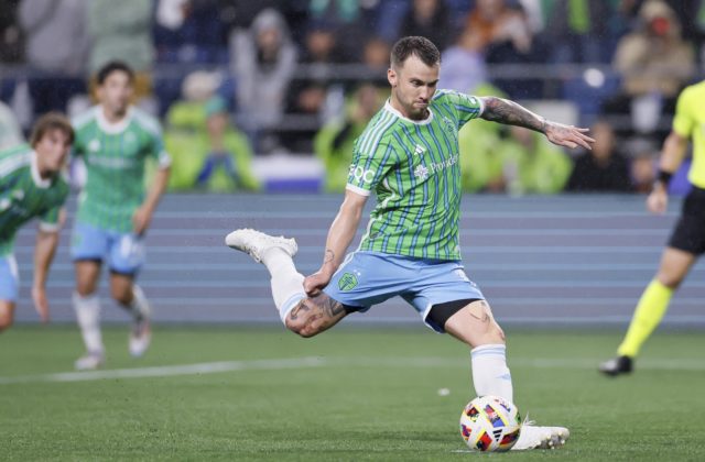 60329_mls_fire_sounders_soccer_70153 640x420.jpg