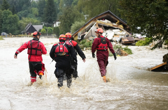 60742_czech_republic_floods_58364 640x420.jpg