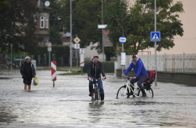 60800_czech_republic_floods_04586 640x420.jpg