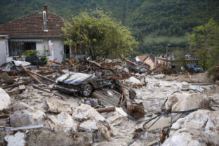 61842_bosnia_floods_12319 640x420.jpg