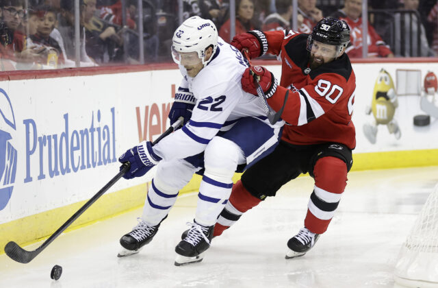 62194_maple_leafs_devils_hockey_74644 640x420.jpg