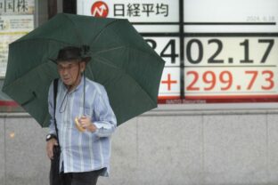 63913_japan_financial_markets_69428 640x420.jpg