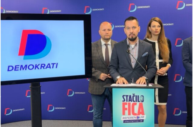 64112_titulka demokrati 2 640x420.jpg