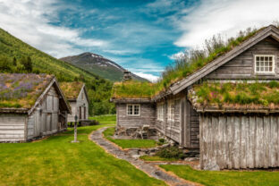 64287_norway_village_pr3 640x420.jpg