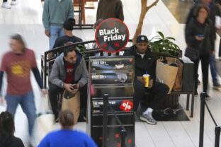 64859_black_friday_shopping_83436 640x420.jpg