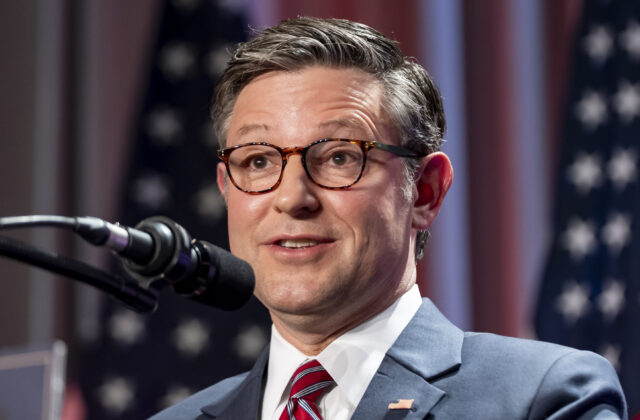 65000_trump_06299 640x420.jpg