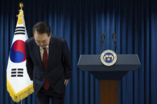 65135_south_korea_martial_law_00899 640x420.jpg