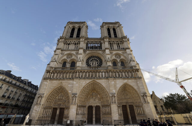 65183_france_notre_dame_reopening_66988 640x420.jpg