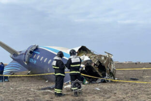 66152_azerbaijan_airliner_crash_59209 640x420.jpg