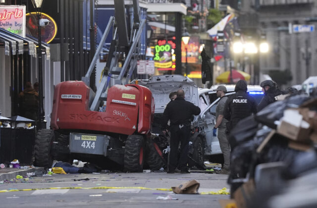 66261_new_orleans_car_into_crowd_33457 640x420.jpg