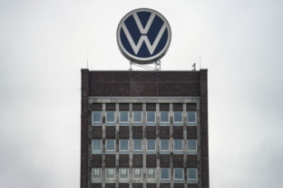 66508_germany_volkswagen_strike_97913 640x420.jpg