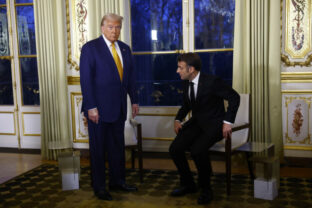 67899_donald trump emmanuel macron 640x420.jpg