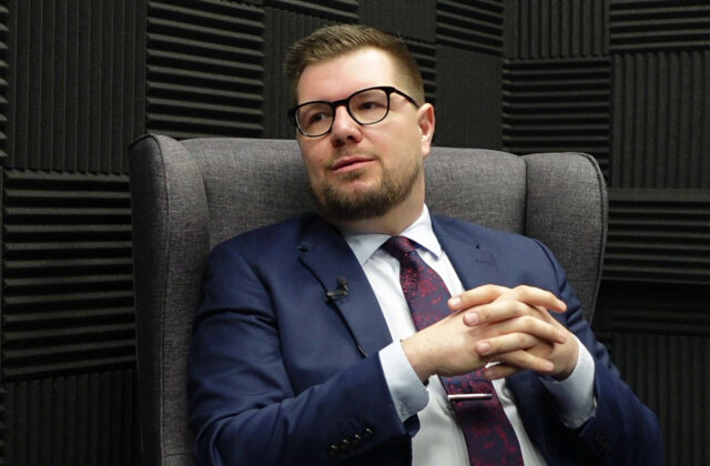68107_poslanec igor simko hlas sd pocas rozhovoru pre agenturu sita 640x420.jpg