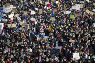 68158_germany_right_wing_protest_13406 640x420.jpg