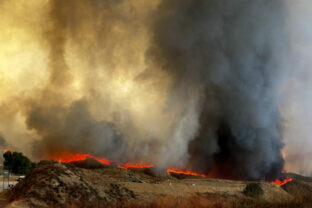 69079_california_wildfires_37472 640x420.jpg