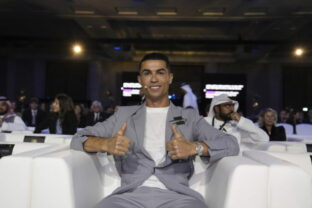 69448_cristiano ronaldo 640x420.jpg