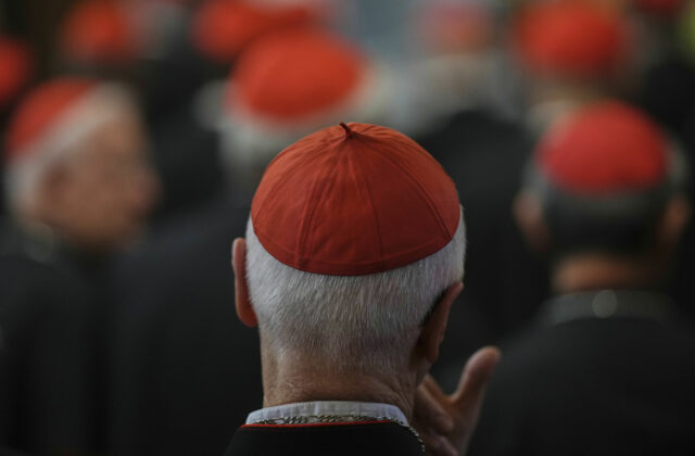 71404_vatican_pope_25602 640x420.jpg