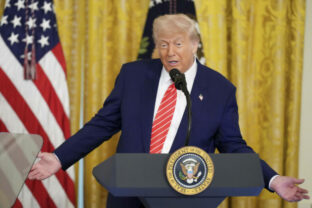 71850_trump_25308 640x420.jpg