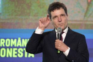 72150_romania_election_46121 640x420.jpg