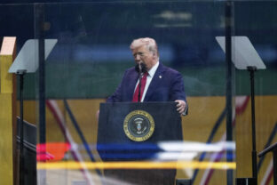 73215_trump_military_parade_04881 640x420.jpg