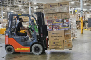 74048_tariffs_fireworks_36334 640x420.jpg