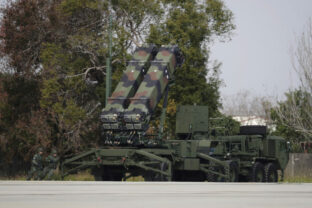 74078_taiwan_china_military_exercises_09569 640x420.jpg