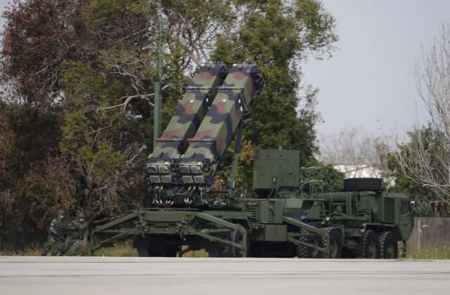 74078_taiwan_china_military_exercises_09569 640x420.jpg