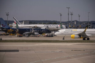 74088_france_airlines_strike_87789 640x420.jpg