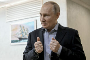 74130_russia_putin_30825 640x420.jpg