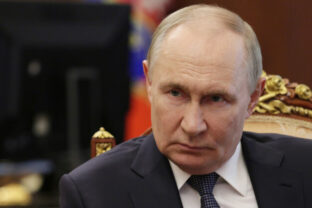 74537_russia_putin_22003 640x420.jpg