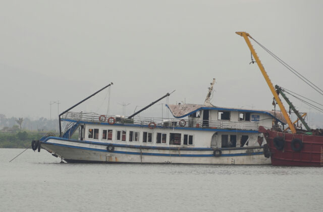 74699_vietnam_boat_capsizing_65645 640x420.jpg