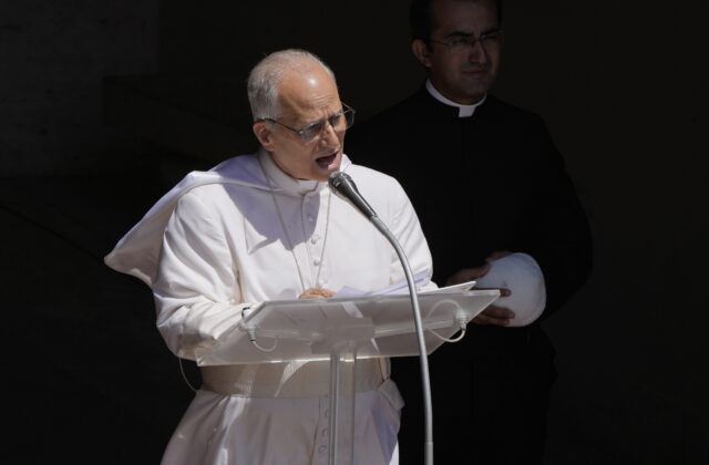 74701_italy_pope_31326 640x420.jpg