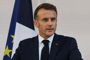 74902_france_macron_army_65391 640x420.jpg