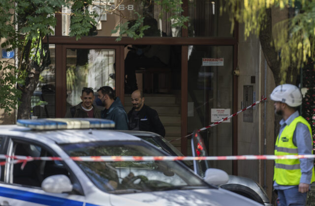 74950_greece_apartment_blast_97490 640x420.jpg
