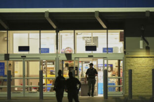 74982_us_michigan_walmart_stabbing_83085 640x420.jpg