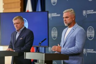75098_premier robert fico a podpredseda parlamentu tibor gaspar 640x420.jpg