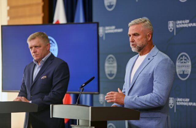 75098_premier robert fico a podpredseda parlamentu tibor gaspar 640x420.jpg
