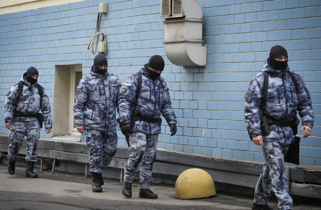 75113_russia_shooting_67570 640x420.jpg