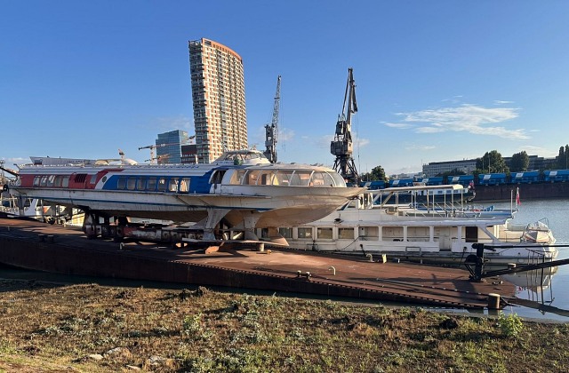 75193_ponton2.jpg