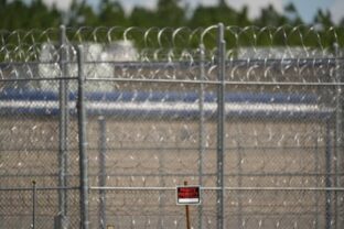 75196_ice_detention_facility_11725 1 640x420.jpg