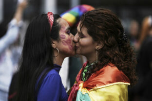 75274_colombia_pride_parade_15657 640x420.jpg