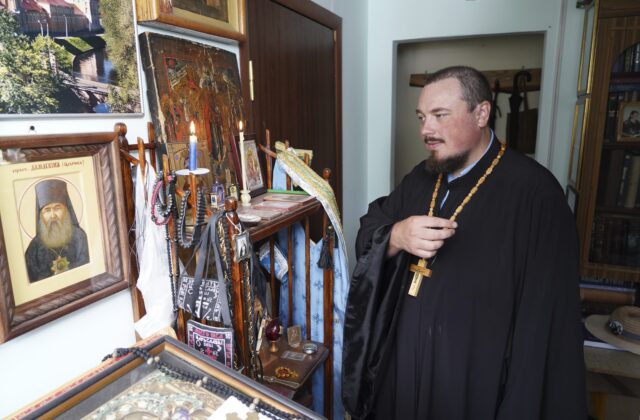 75460_russia_dissident_priests_09207 640x420.jpg