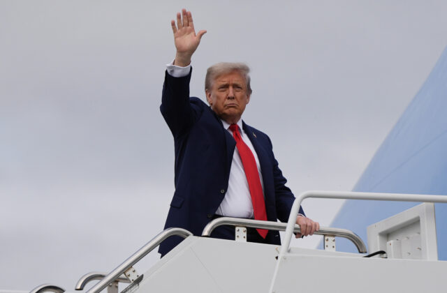 75822_trump_putin_16208 640x420.jpg