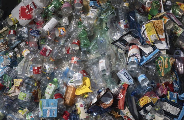 75858_france_plastic_pollution_treaty_42147 640x420.jpg
