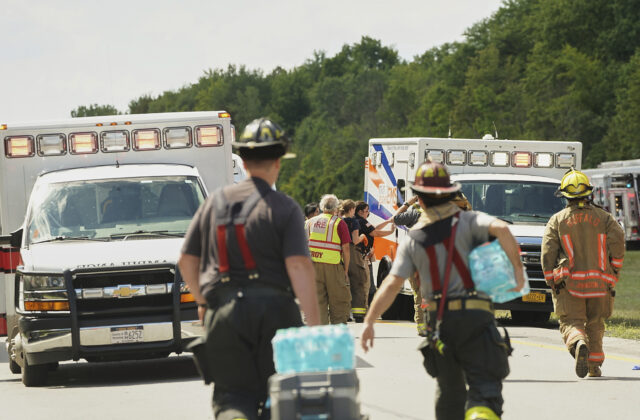 76073_ny_bus_crash_02706 640x420.jpg